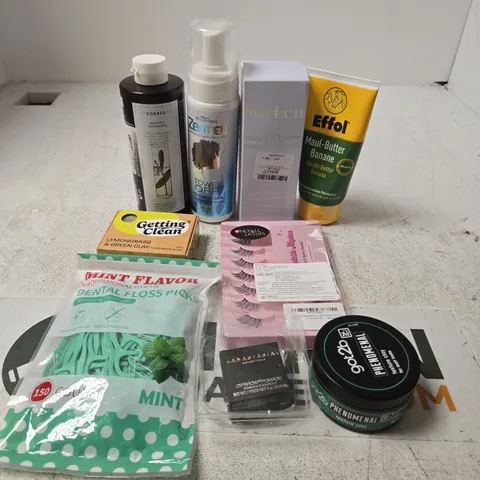 APPROXIMATELY 20 ASSORTED HEALTH & BEAUTY PRODUCTS TO INCLUDE HANDMADE SOAP, DENTAL FLOSS, SHAMPOO FOAM ETC 