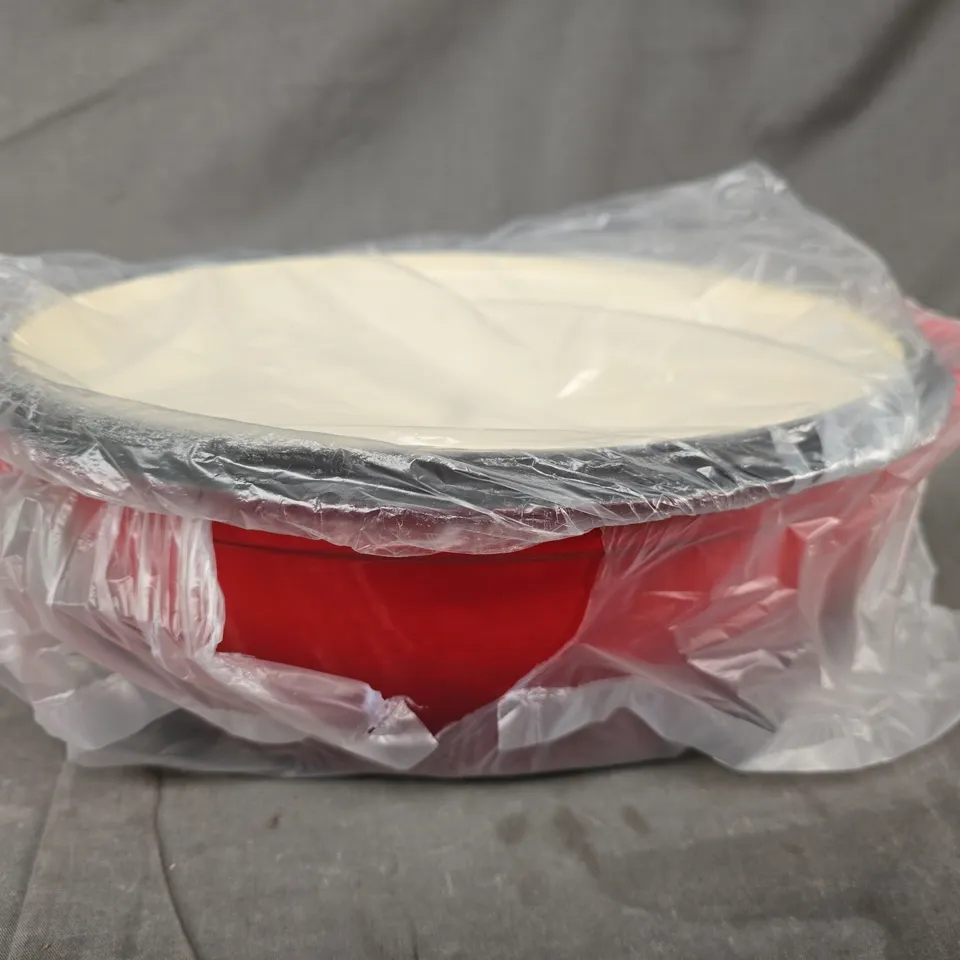 BOXED SUNNEX 24CM CAST IRON OVAL CASSEROLE DISH IN RED