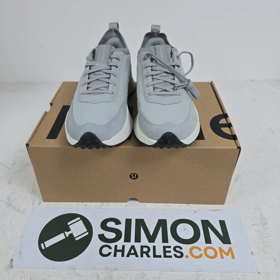 BOXED PAIR OF LULULEMON MENS CROSSCITY SNEAKERS IN GREY - UK 10.5