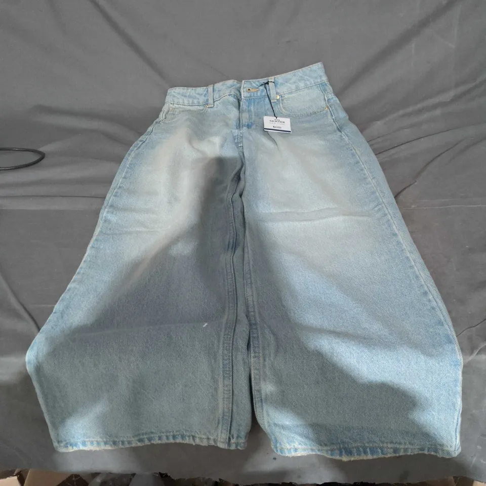 NEW LOOK SKATER JEANS – LIGHT WASH DENIM, AGE 13, 158CM