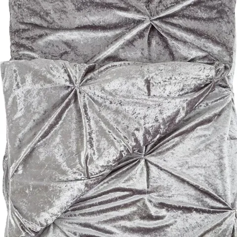 AMELIE CRUSHED VELVET BEDSPREAD THROW (GRADE 1)