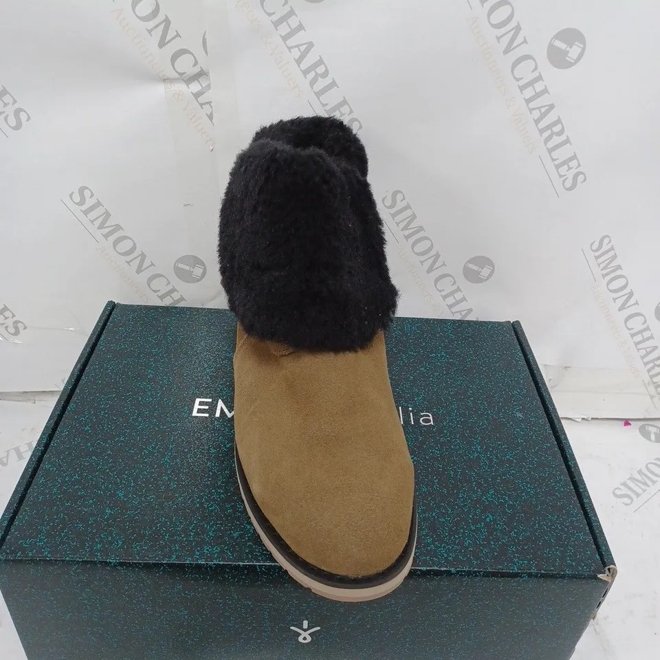 BOXED EMU BEACH OXLEY, CORRIANDER - SIZE 6