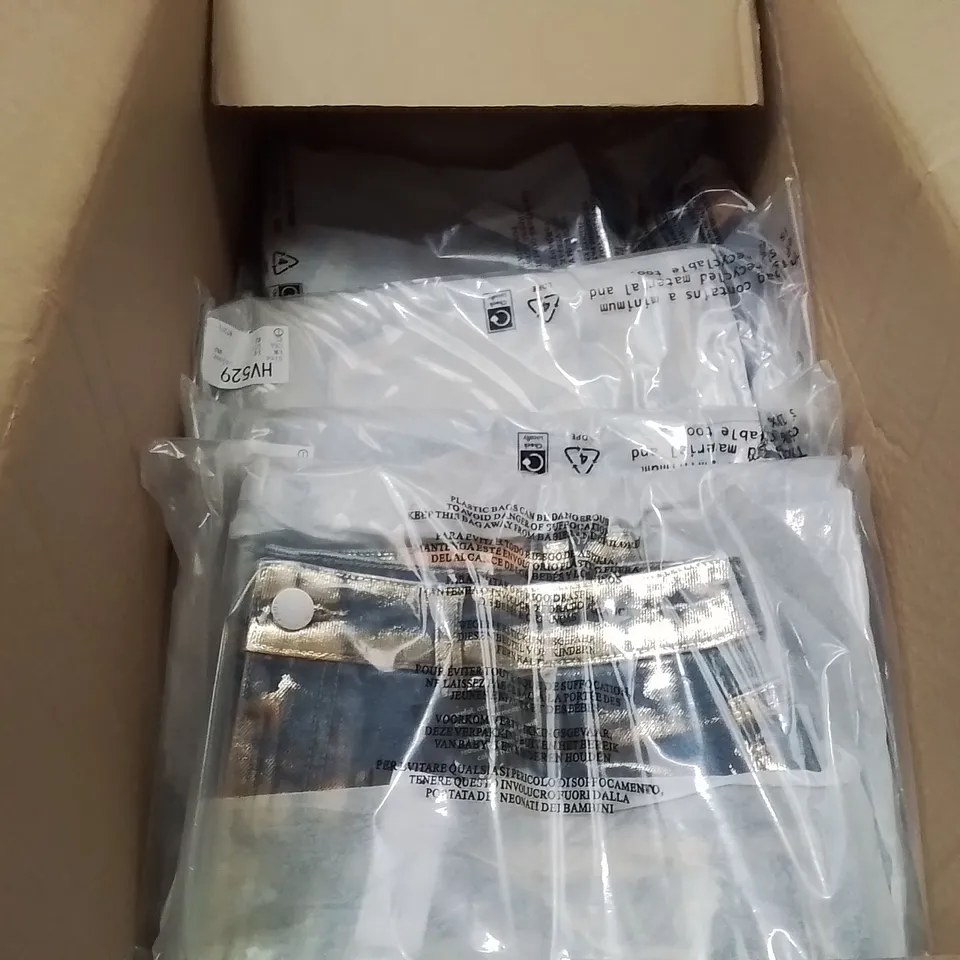 BOXED BRAND NEW APPROXIMATELY 9 JD WILLIAMS METALLIC SKIRT GOLD SIZE 14