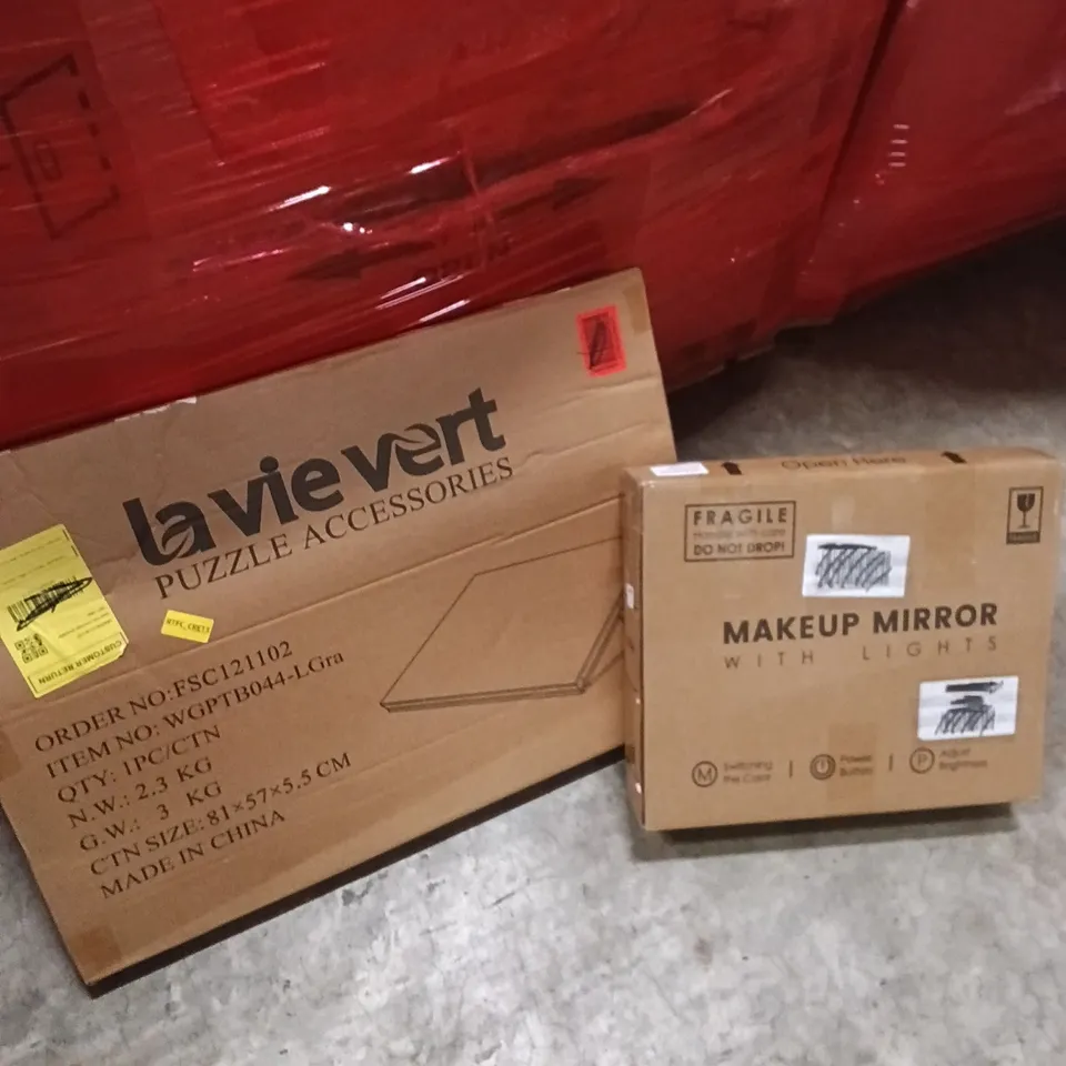 PALLET OF ASSORTED ITEMS INCLUDING - PUZZLE ACCESSORIES, MAKEUP MIRROR WITH LIGHTS 