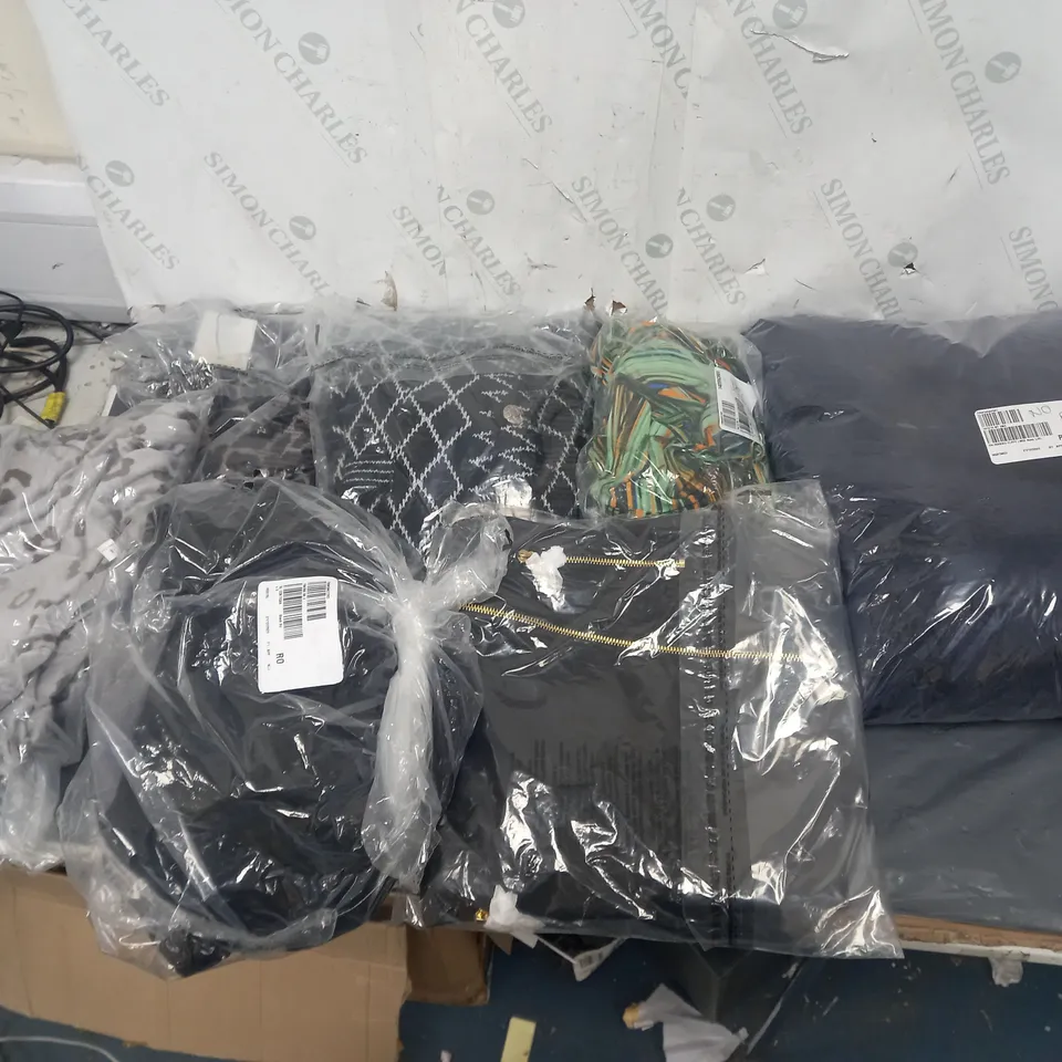 BOX OF APPROXIMATELY 10 ASSORTED BAGGED PIECES OF CLOTHING IN VARIOUS STYLES, SIZES, AND BRANDS 