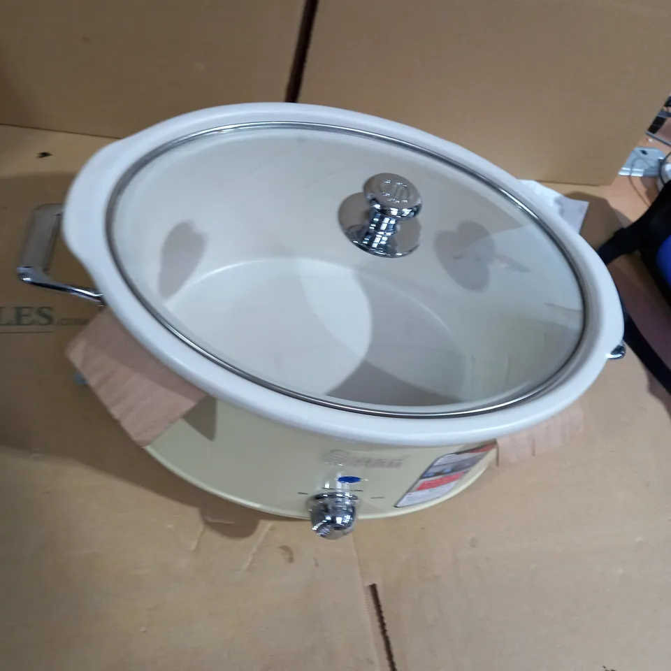 SWAN RETRO SLOW COOKER 6.5L