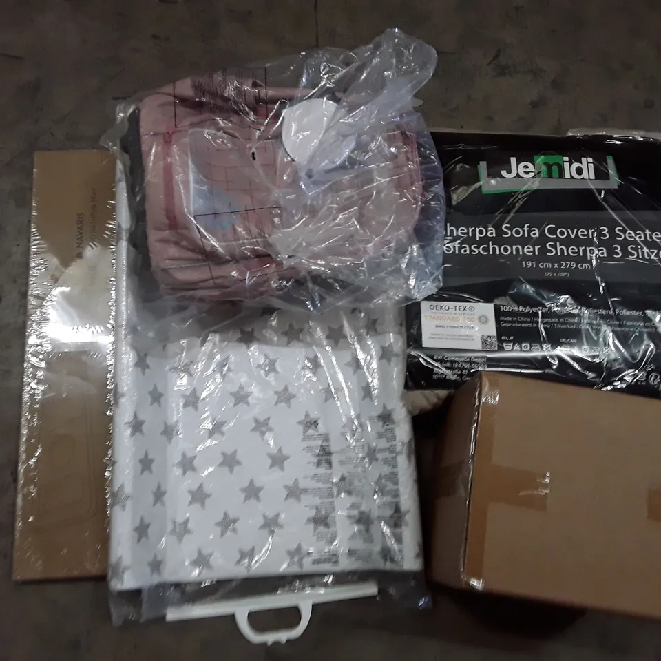PALLET TO CONTAIN AN ASSORTMENT OF HOUSEHOLD ITEMS TO INCLUDE BABY CHANGING MAT, SOFA COVER, BAG AND FOOD STORAGE CONTAINERS 