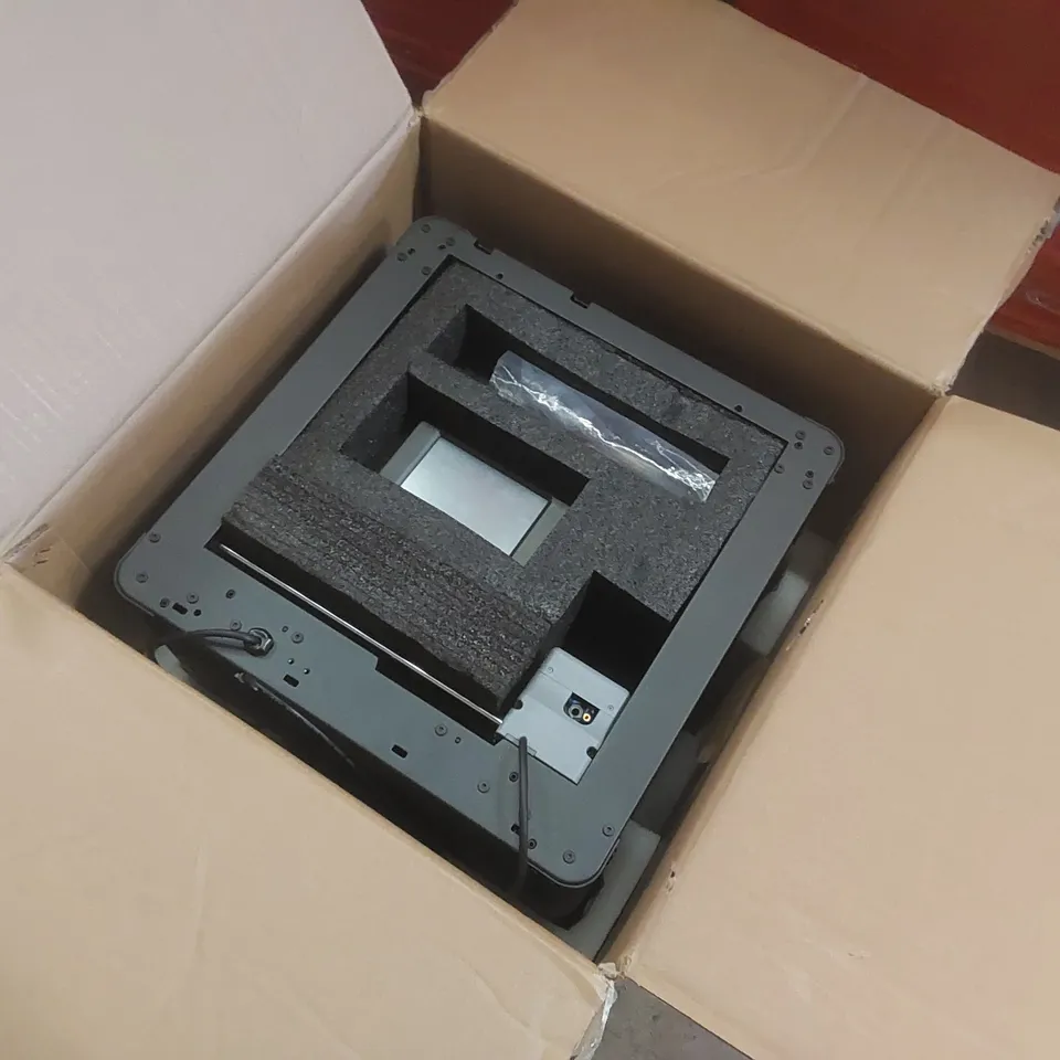 PALLET CONTAINING A LARGE QUANTITY OF ASSORTED ITEMS INCLUDING: FLASHFORGE 3D PRINTER, FONTEVIVA MINERAL WATER, CAT TREE, 5FT ARTIFICIAL OLIVE TREE, FOOD COMPOSTER ECT