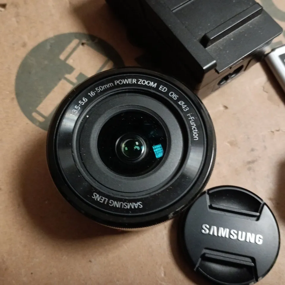 SAMSUNG NX3000 MIRRORLESS DIGITAL CAMERA WITH 16-50MM POWER ZOOM LENS AND ACCESSORIES