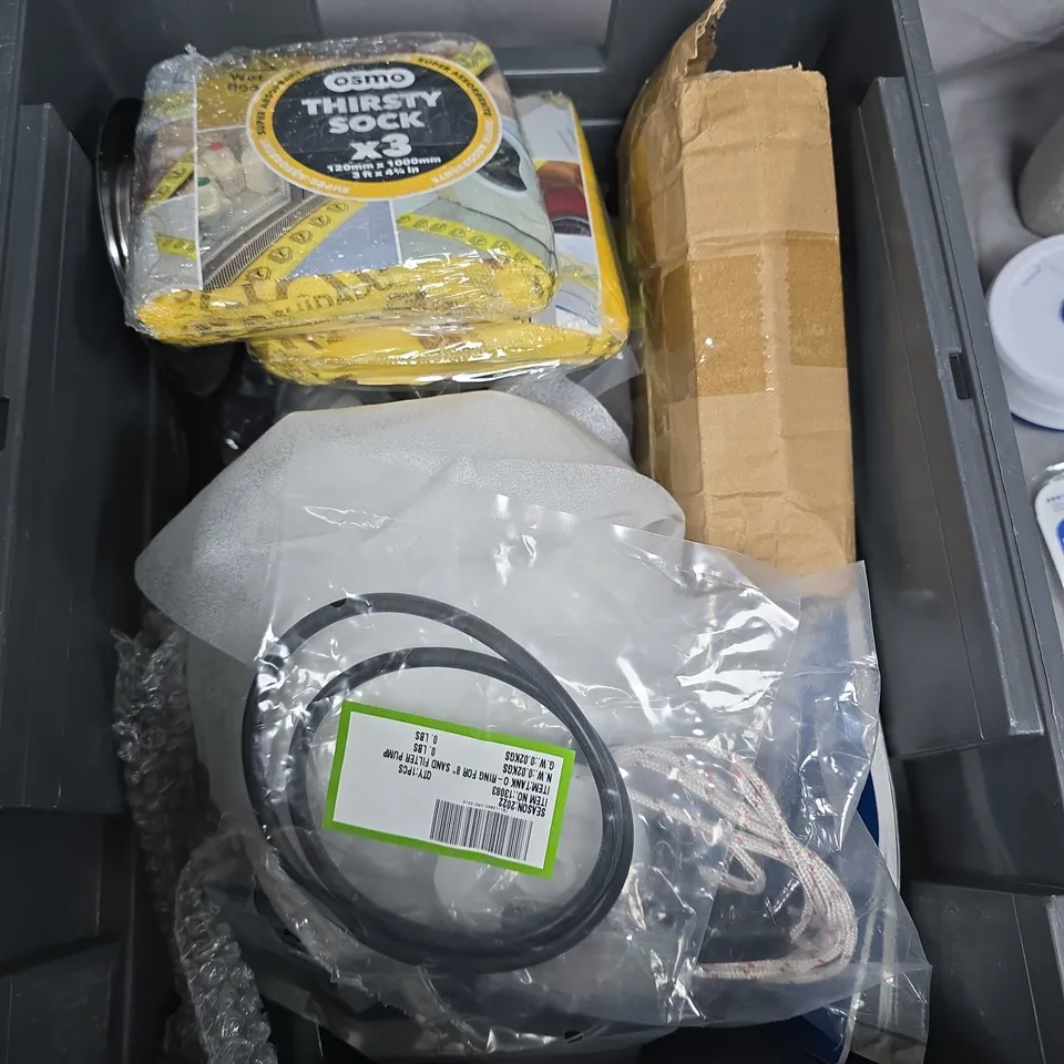 BOX OF ASSORTED ITEMS TO INCLUDE PAD LOCK - GET OFF - MAM TEATS 