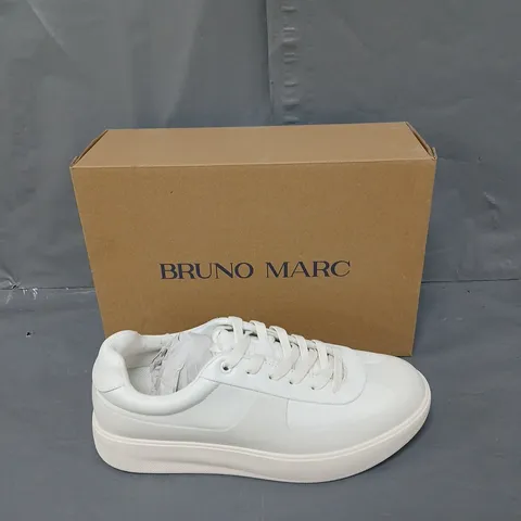 BOXED PAIR OF BRUNO MARC WHITE TRAINER UK 7