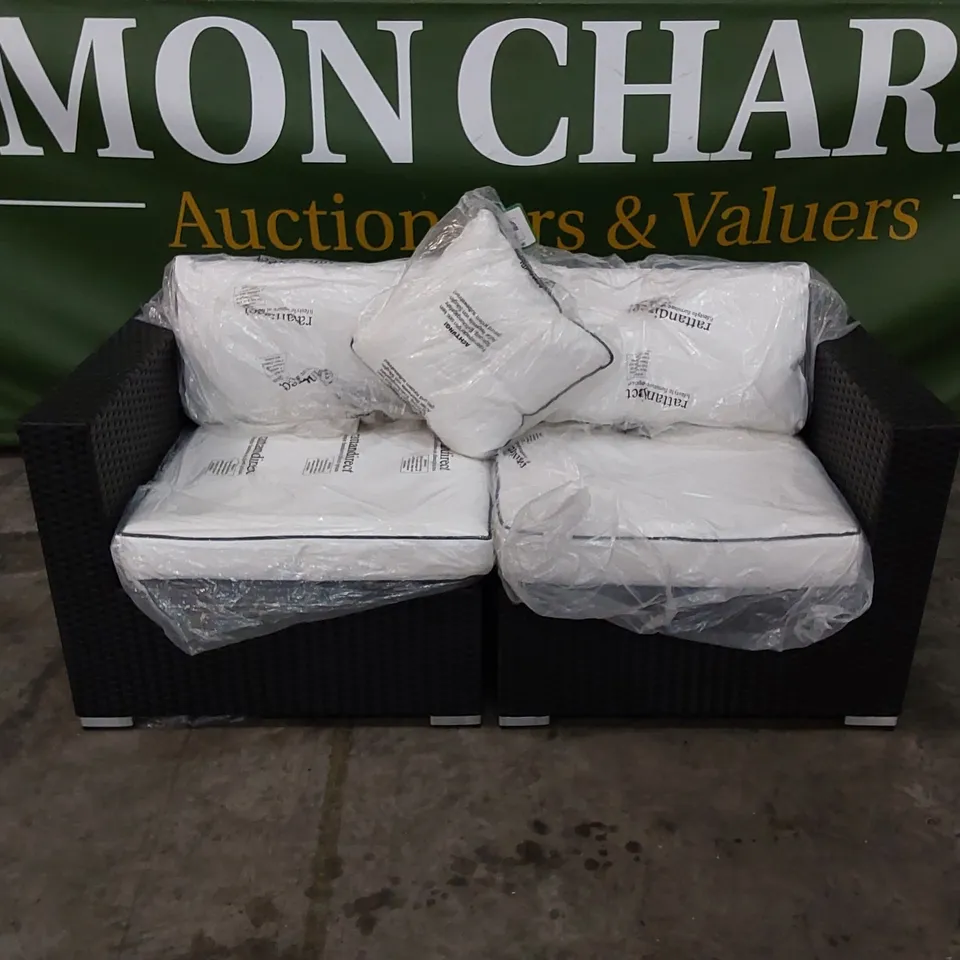 DESIGNER RATTAN 2 SEATER GARDEN/PATIO SOFA WITH CUSHIONS