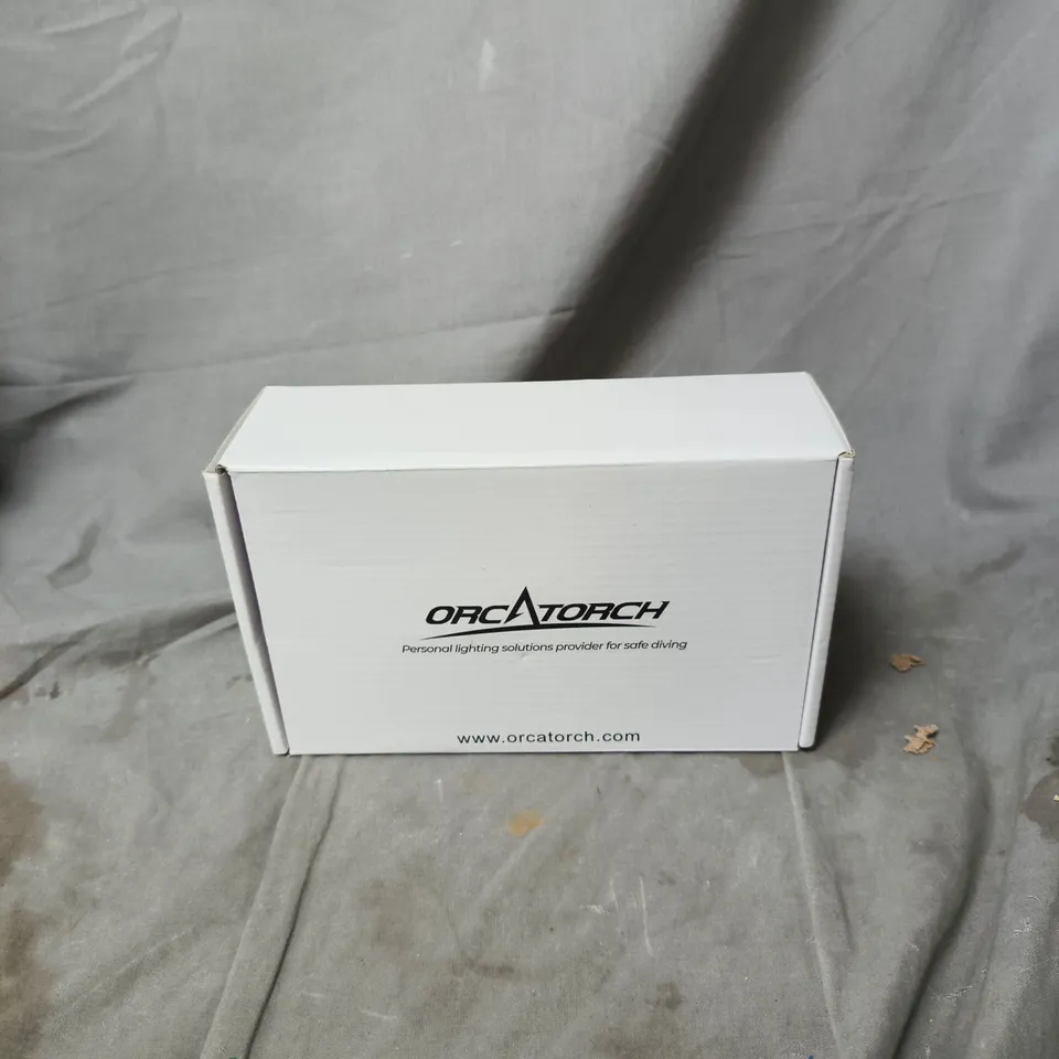 ORCATORCH D710V MK2 DIVE LIGHT WITH 5000MAH BATTERY – CASE INCLUDED