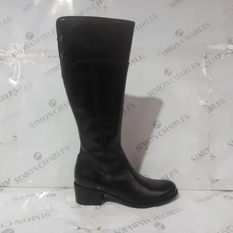 BOXED PAIR OF JONES LOW BLOCK HEEL SIDE-ZIP KNEE HIGH BOOTS IN BLACK EU SIZE 40