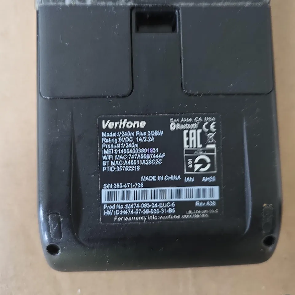 VERIFONE V240M HANDHELD PAYMENT TERMINAL WITH CHARGING CRADLE 