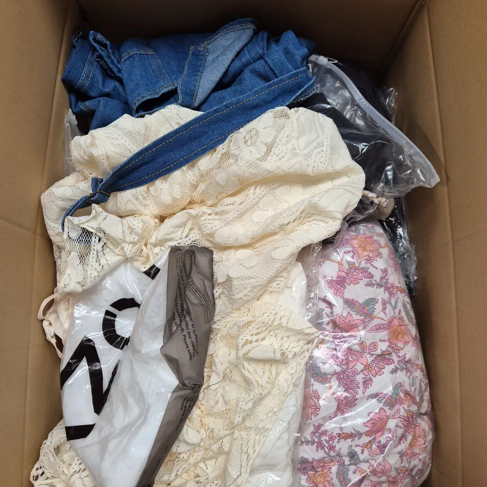 LARGE BOX OF ASSORTED CLOTHING ITEMS IN VARIOUS SIZES, STYLES AND COLOUR 