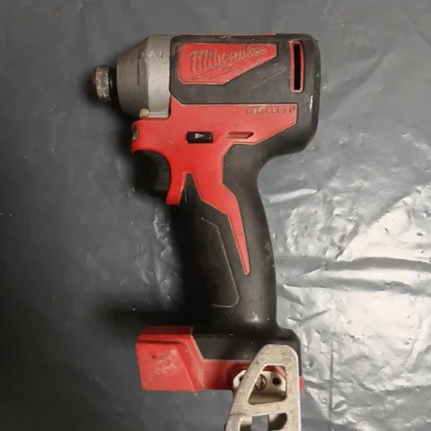 MILWAUKEE M18 FUEL CORDLESS IMPACT DRIVER