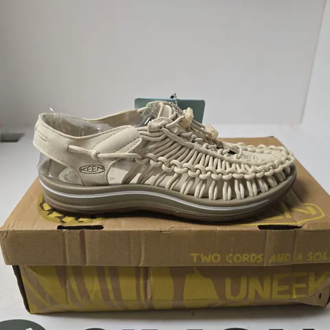 KEEN WHITE CAP/CORNSTALK SHOES UK 4 BOXED WOMENS