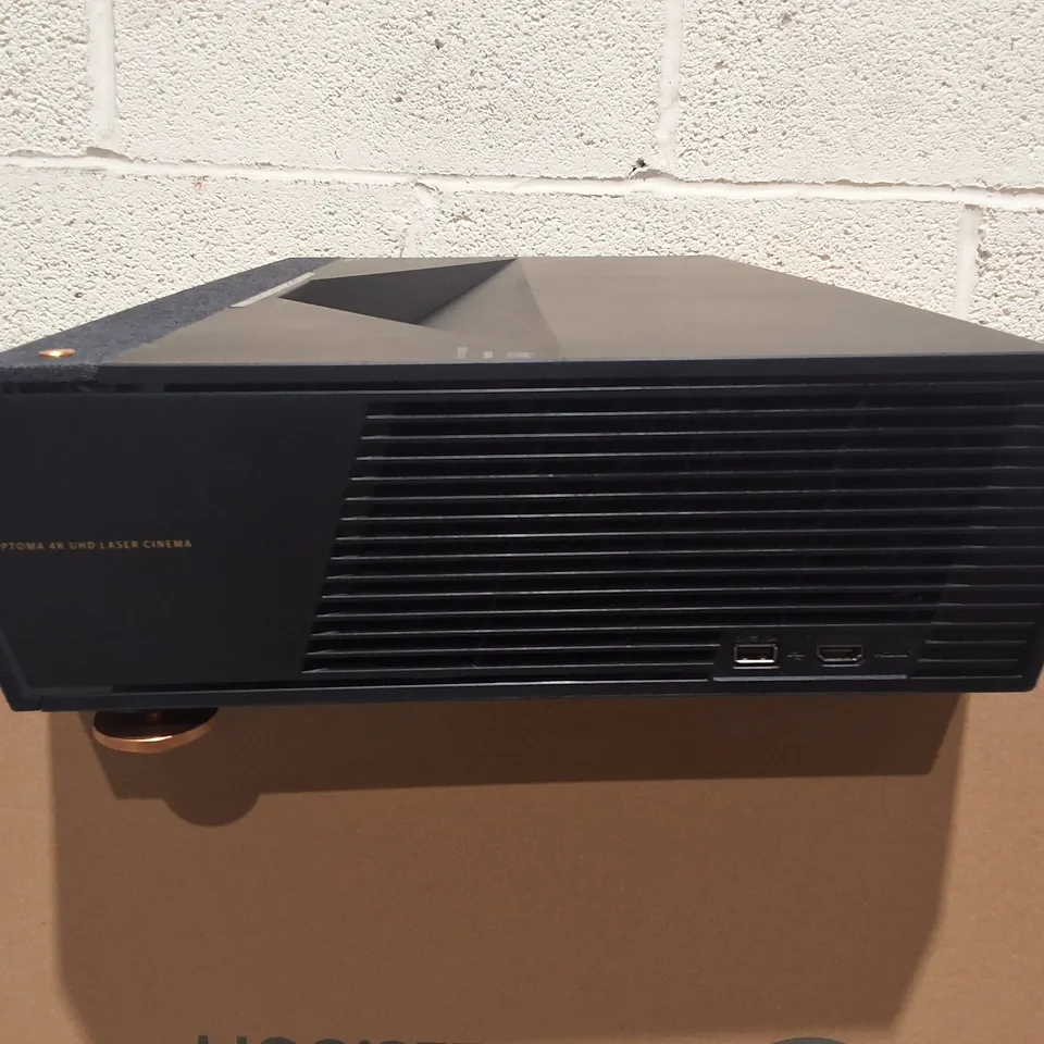 SONY OPTOMA VIDEO PROJECTOR IN BLACK - VPL-HW45