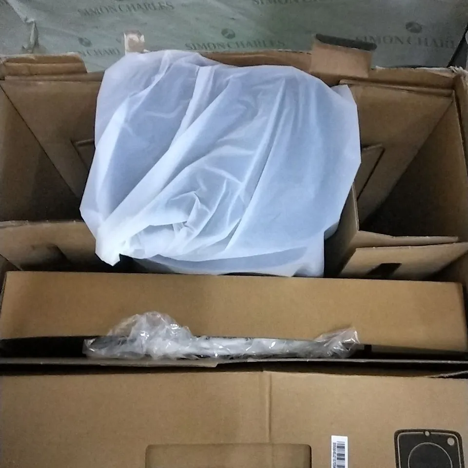 BOXED ROOMBA S9+ ROBOT VACUUM AND AUTOMATIC DIRT DISPOSAL  RRP £999.99