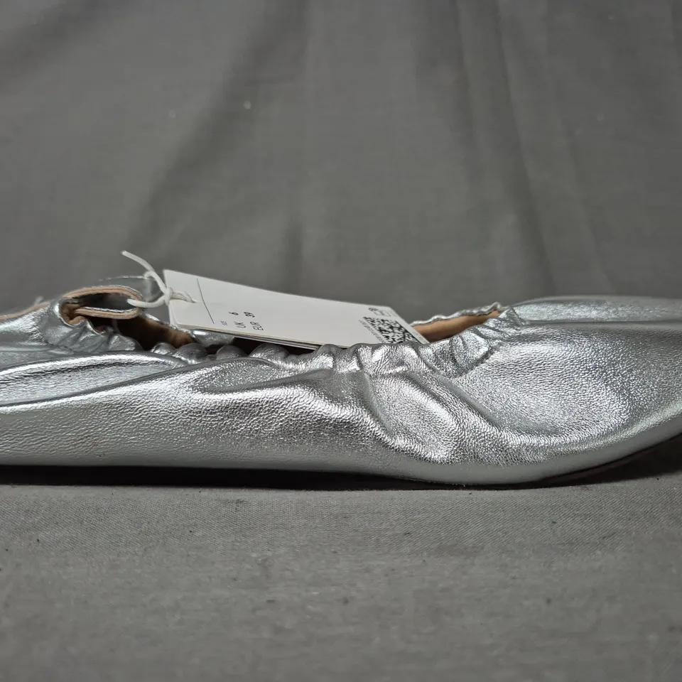 BOXED PAIR OF H&M SLIP-ON SHOES IN METALLIC SILVER UK SIZE 6