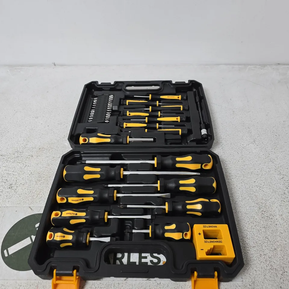 AMARTISAN SCREWDRIVER & BIT TOOL SET IN CARRY CASE