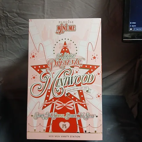 P LOUISE MINI ME MINI MUA VANITY STATION – BOXED