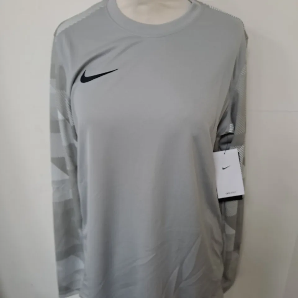 NIKE SLIM FIT GREY LONG SLEEVE TOP - M