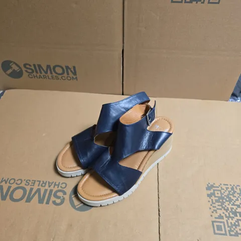 MODA IN PELLE PEYTEN NAVY LEATHER WEDGE SANDALS – UK 6 (EU 39)