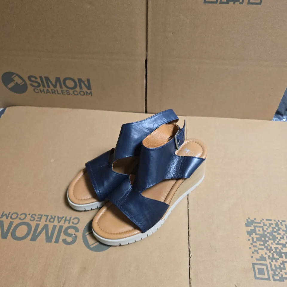 MODA IN PELLE PEYTEN NAVY LEATHER WEDGE SANDALS – UK 6 (EU 39)