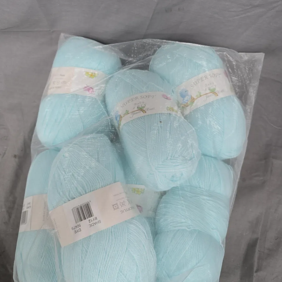 APPROXIMATELY 7 4-PLY YARN SETS