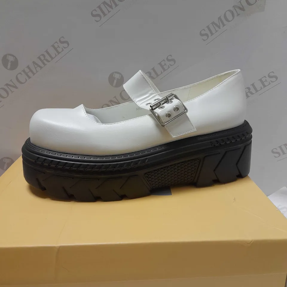 KOI VERITAS STOMPER BUCKLE SHOES, WHITE PU - SIZE 9