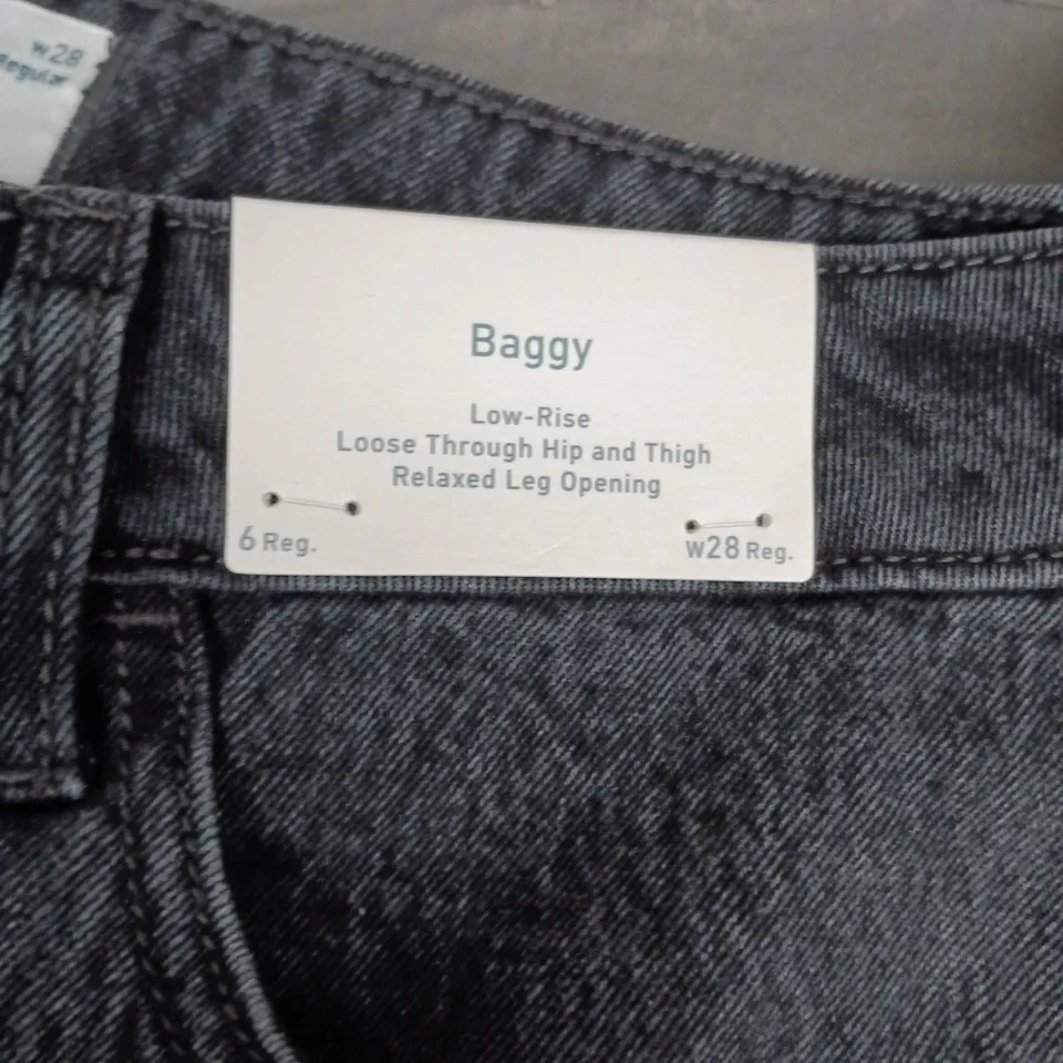 HOLLISTER BAGGY LOW-RISE JEANS – DARK DENIM, UK 10 (US W28)