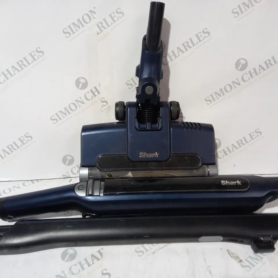 BOXED SHARK VACUUM CLEANER IN NAVY
