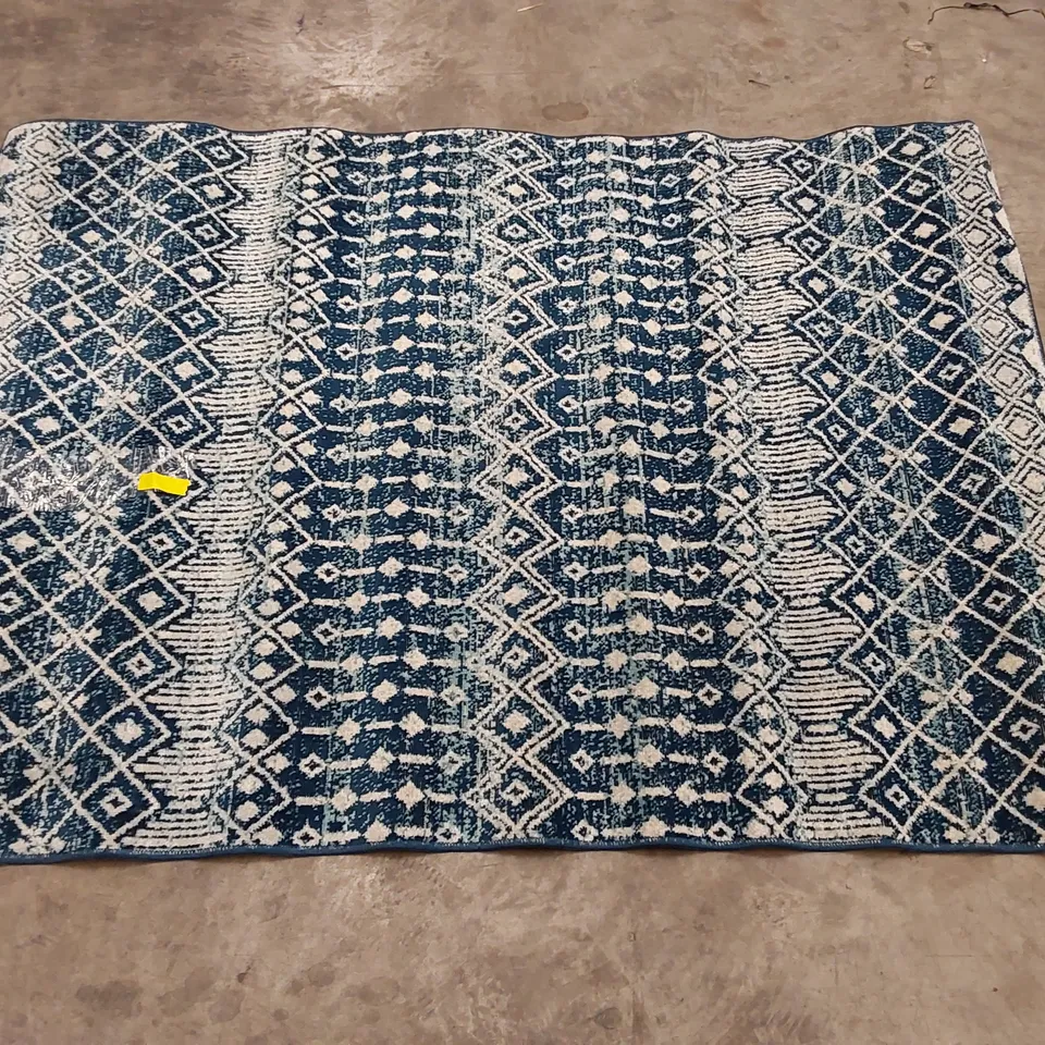 DONAWAY BLUE MOROCCAN TILE POWER LOOM RUG // 120 X 170CM