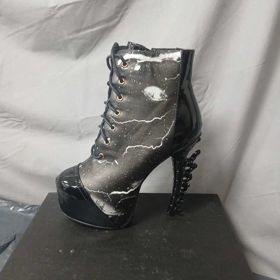 KOI WOMEN'S BLACK PATENT LEATHER LACE-UP HIGH HEEL SHORT BOOTS (EU 39)UK 6 