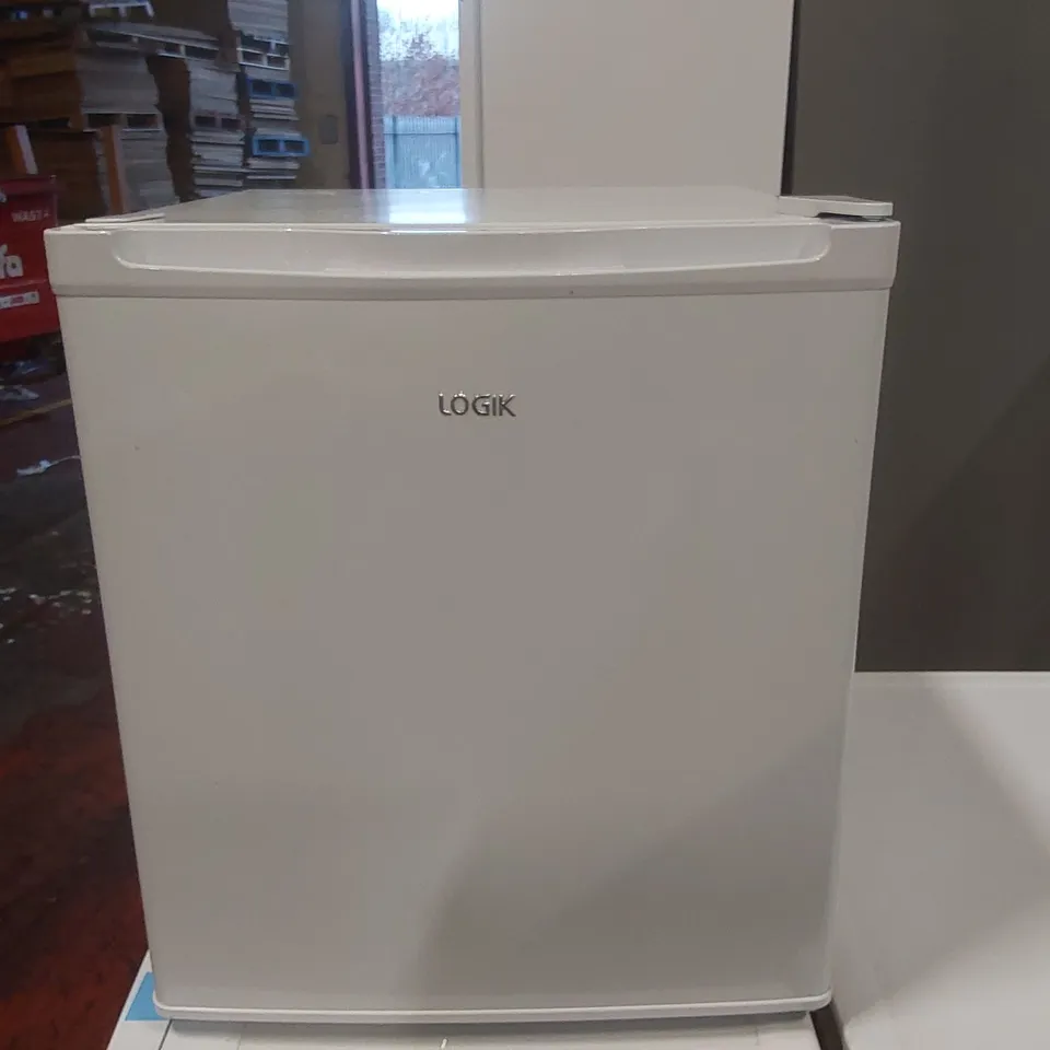 LOGIK LTT40W23 MINI FRIDGE