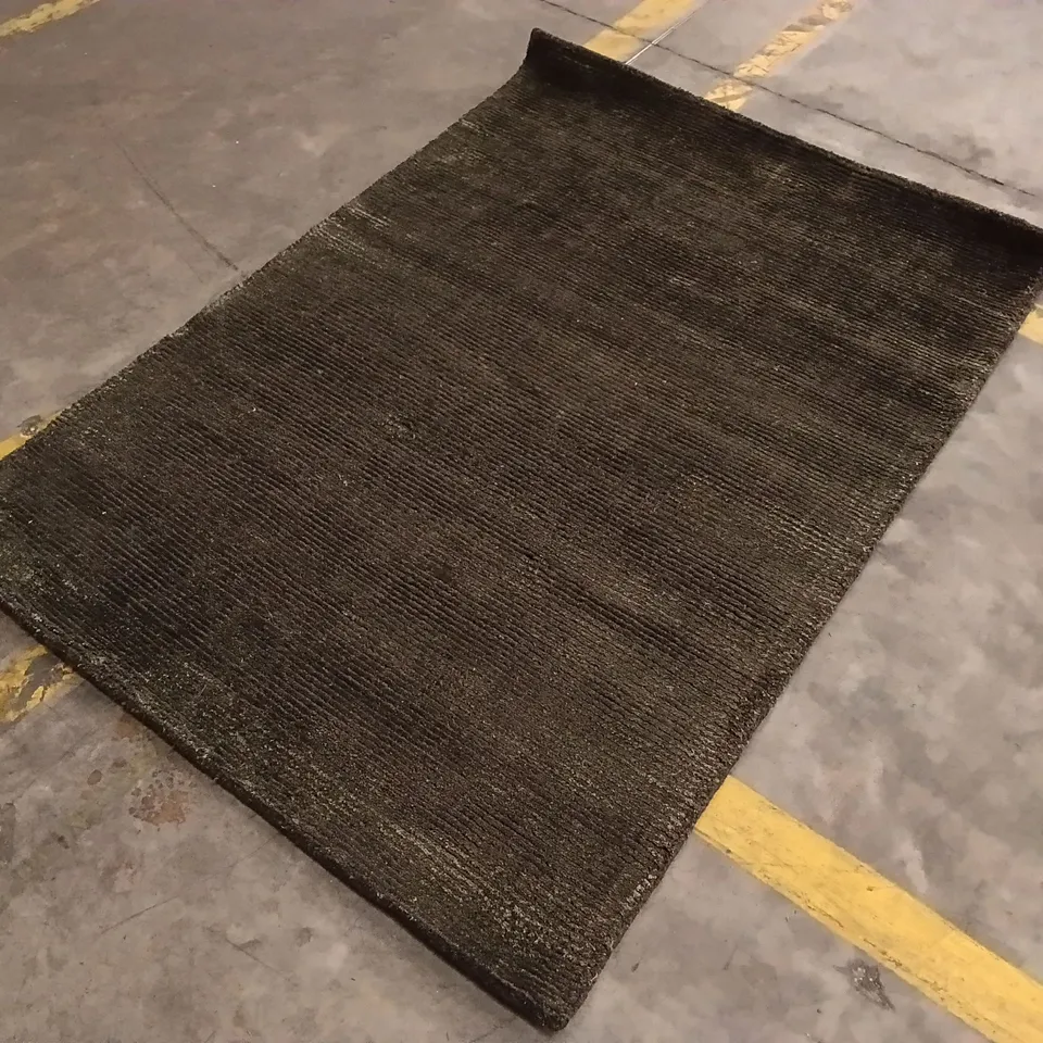 QUALITY DESIGNER AREA RUG - APPROXIMATELY 176CM X 143CM