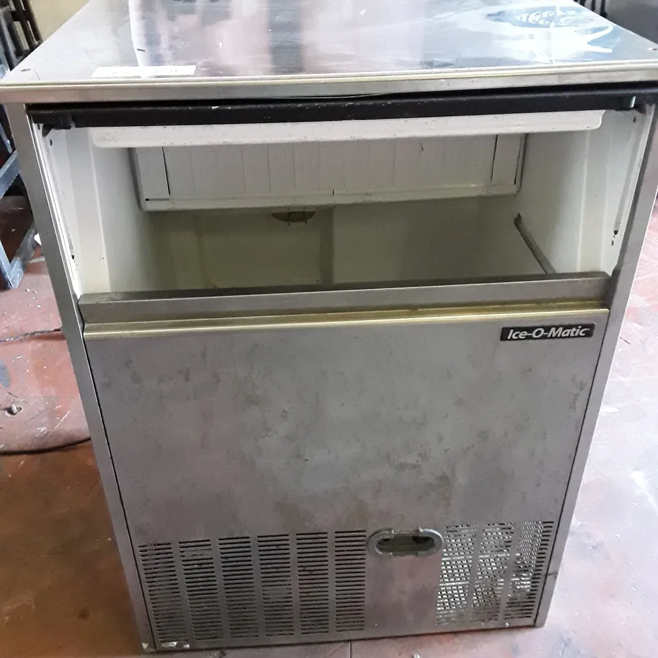 SCOTSMAN ICE-O-MATIC - ICEU 206 AS