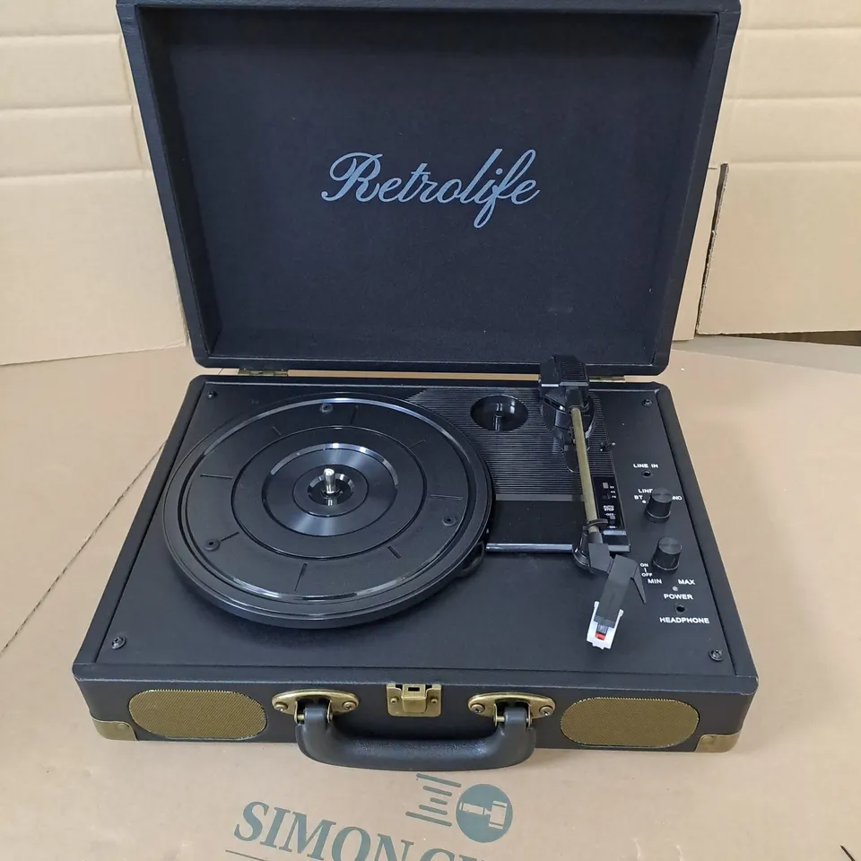 RETROLIFE VINTAGE SUITCASE TURNTABLE