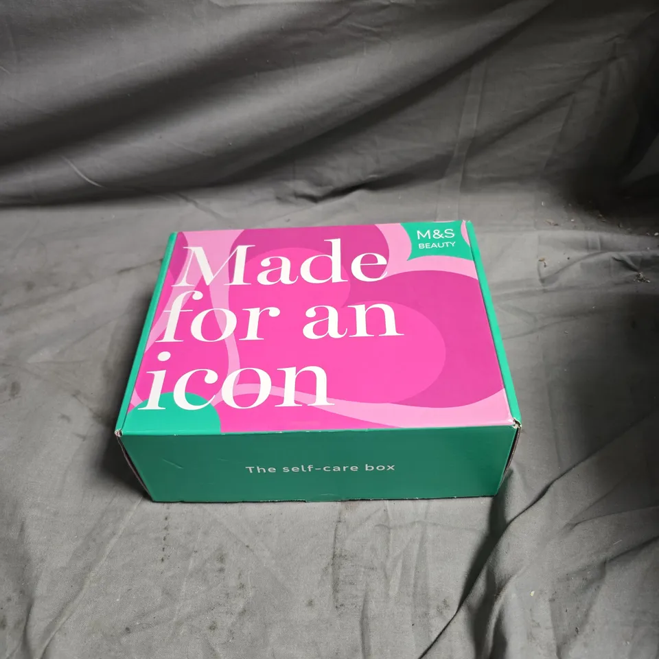 M&S BEAUTY MADE FOR AN ICON SELF-CARE BOX – GIFT SET 