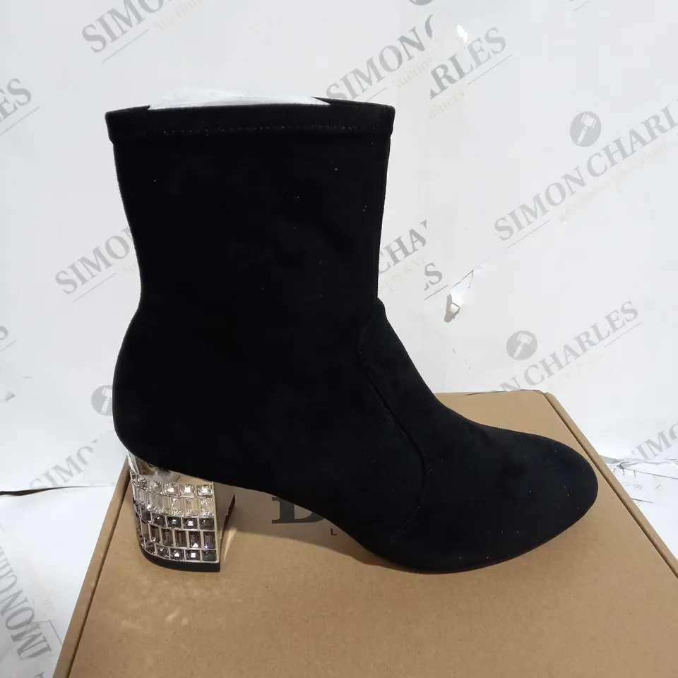 BOXED DUNE JEWEL HEELED SHOES IN BLACK - UK SIZE 6