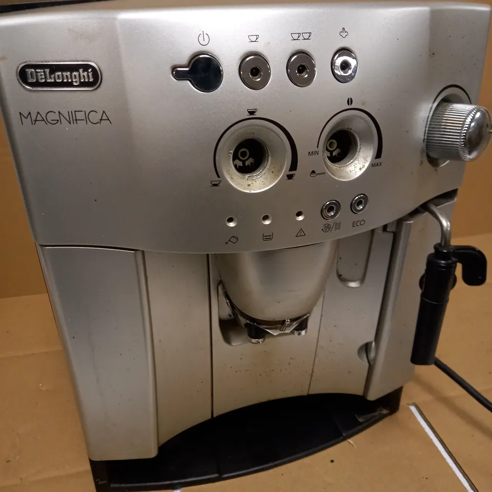 DELONGHI MAGNIFICA COFFEE MACHINE 