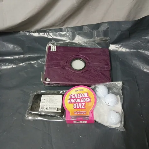 APPROXIMATELY 15 ASSORTED HOUSEHOLD ITEMS TO INCLUDE TABLET HOLDER, GENERAL KNOWLEDGE QUIZ, GOLF BALLS, COIN PURSE ETC