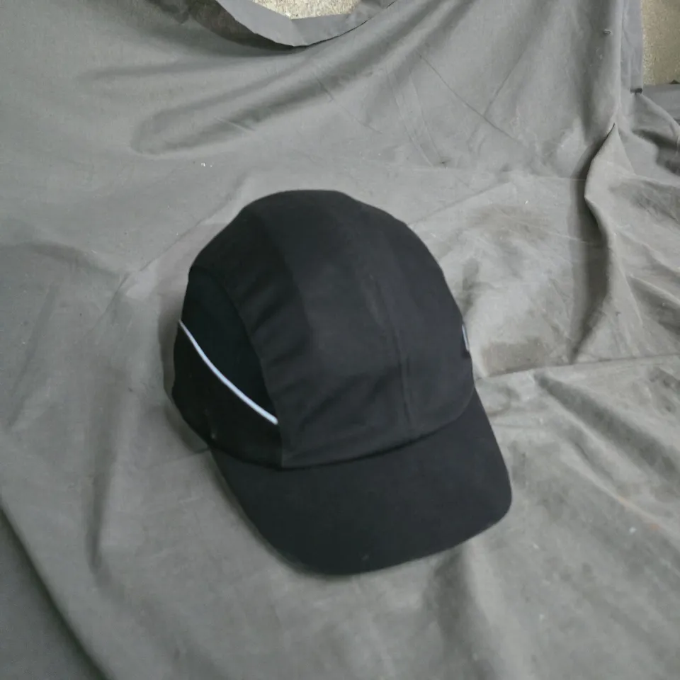 ULTIMATE INDUSTRIAL SAFETY HELMET – BLACK, SIZE 54–59 CM