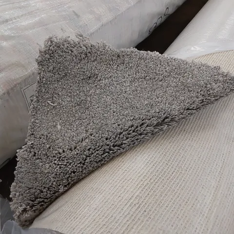 ROLL OF QUALITY GEMINI LINTON LEAD CARPET // SIZE: APPROXIMATELY 4 X 2.8m