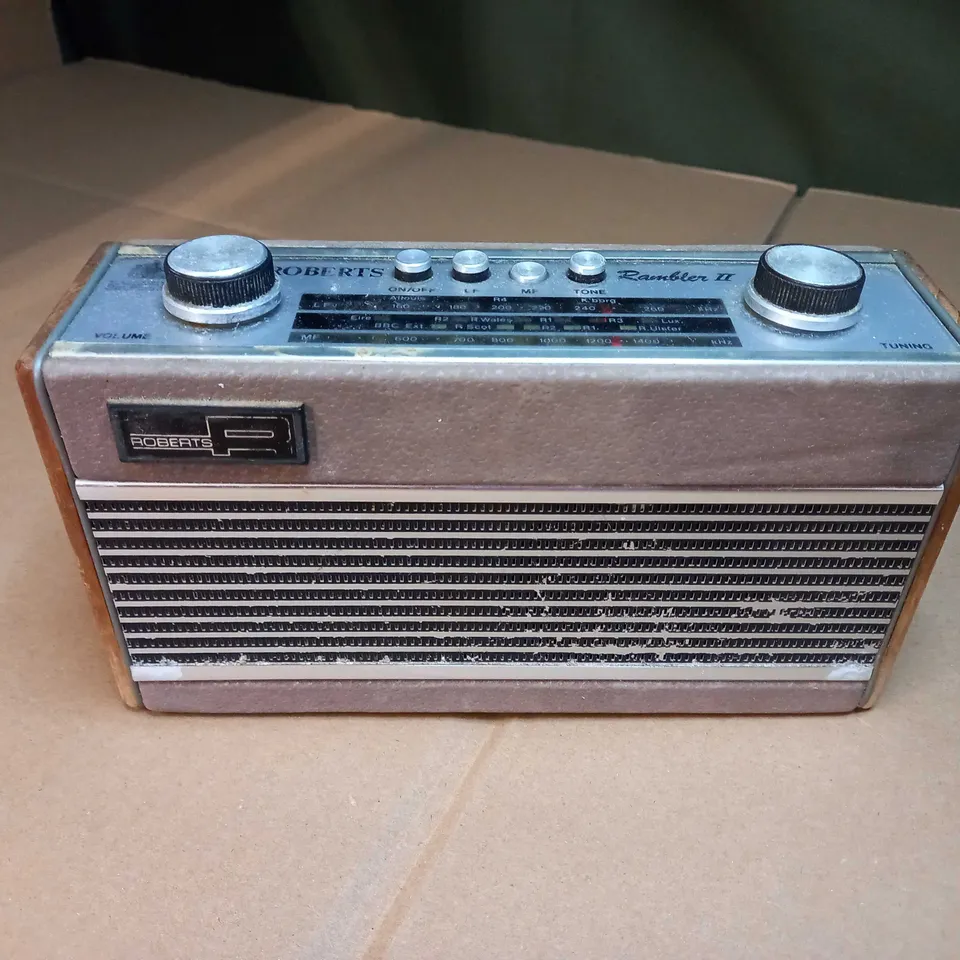ROBERTS RAMBLER II CHARACTER FILLED RADIO