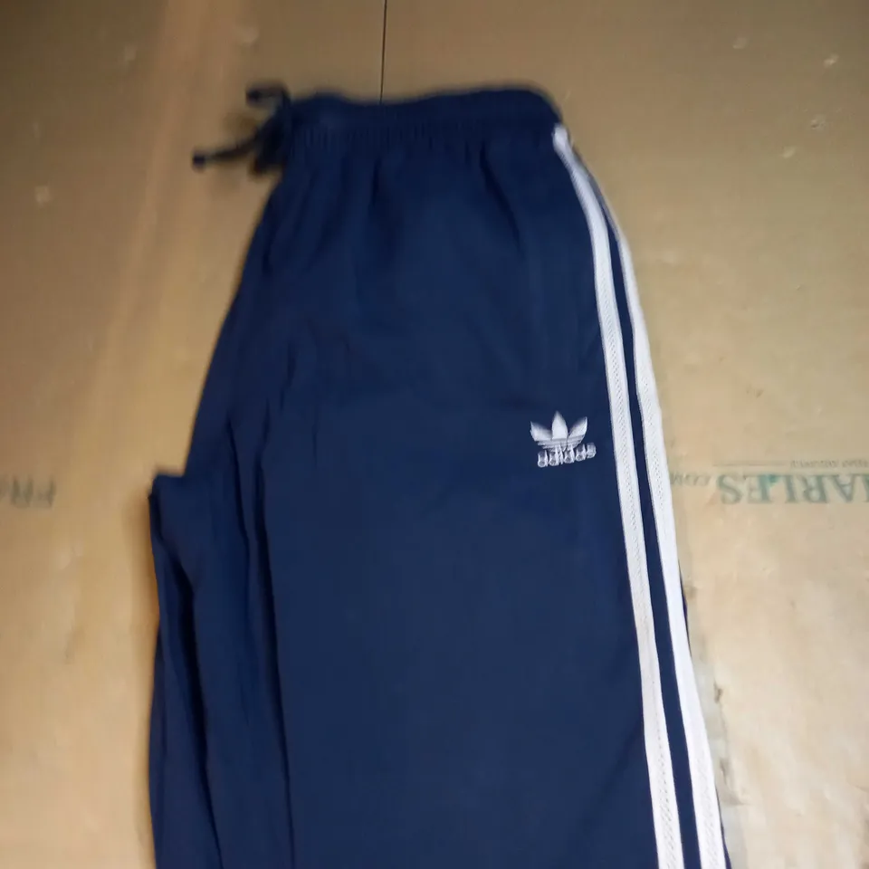 ADIDAS ORIGINAL TRACKSUIT BOTTOMS SIZE M