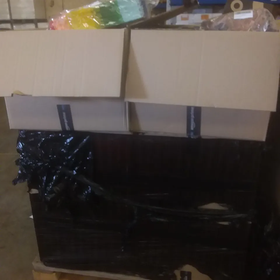 PALLET OF ASSORTED ITEMS INCLUDING OVER DOOR COAT HANGER, CAR WIRELESS CHARGER, LED CAMPING LANTERN, DECORATIVE VASE