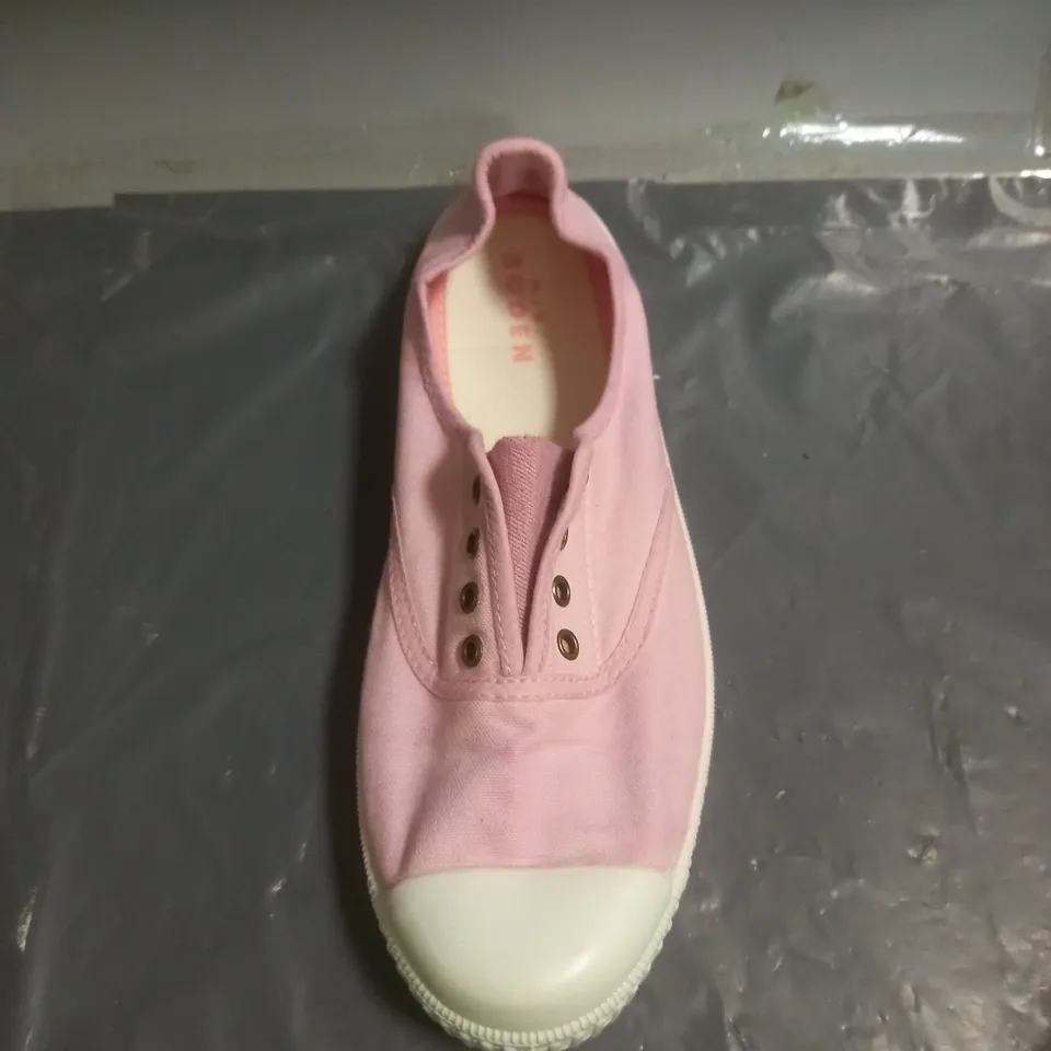 MINI BODEN SLIP ON PUMPS PINK SIZE EU 38